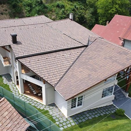 Pensiunea Şugag エクステリア 写真